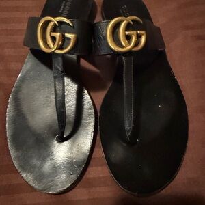 Gucci Black Leather Thong Sandals with Gold GG Hardware